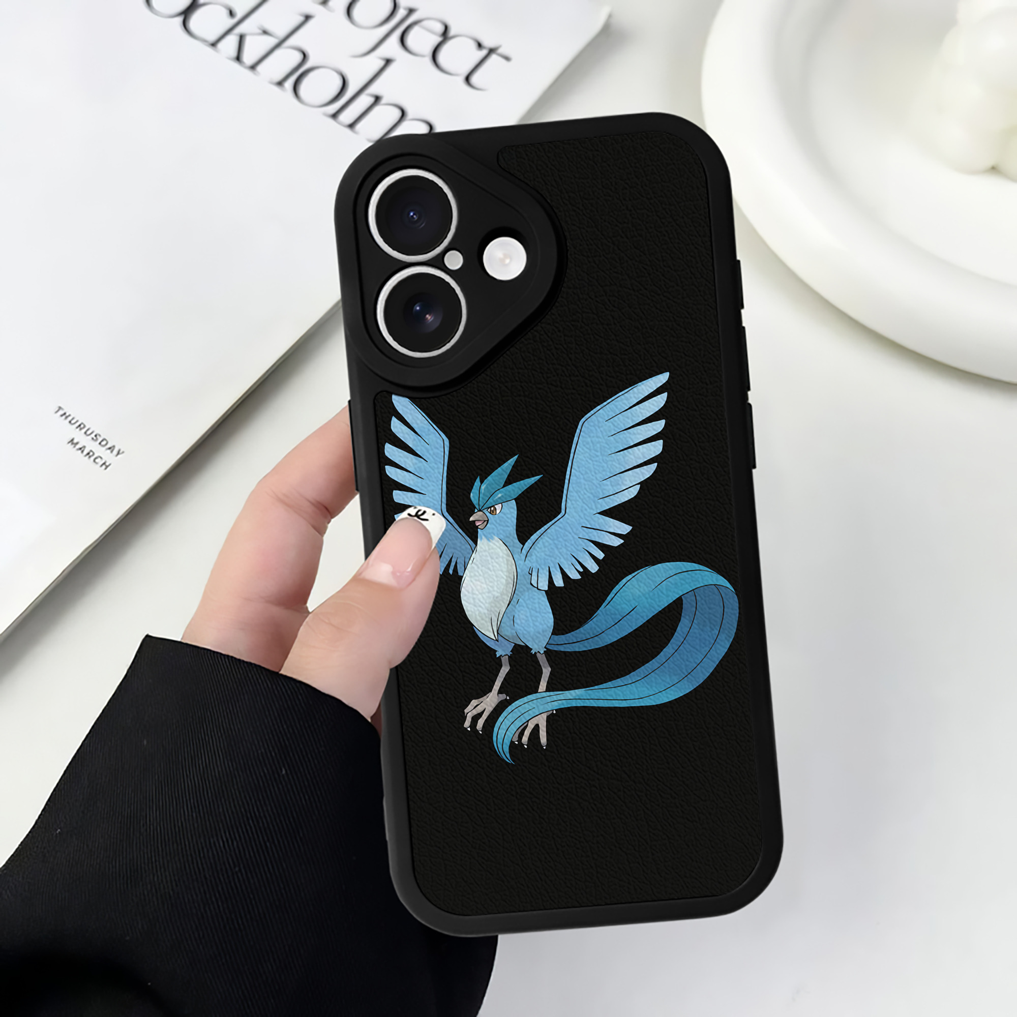 （画像用） ポケットモンスター Pokémon 【iPhone 16シリーズ対応】シリコンスマホケース（レザー調） 材質：シリコン